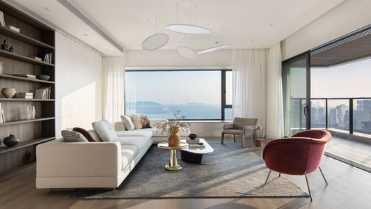 Space, color, materials, nature, and the spatial mood composed of them are all finely ground at this moment, which is the process of receiving.